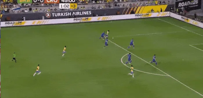 kaiyun-维尼修斯晃开后横传，达尼洛推射破门，巴西1-0克罗地亚